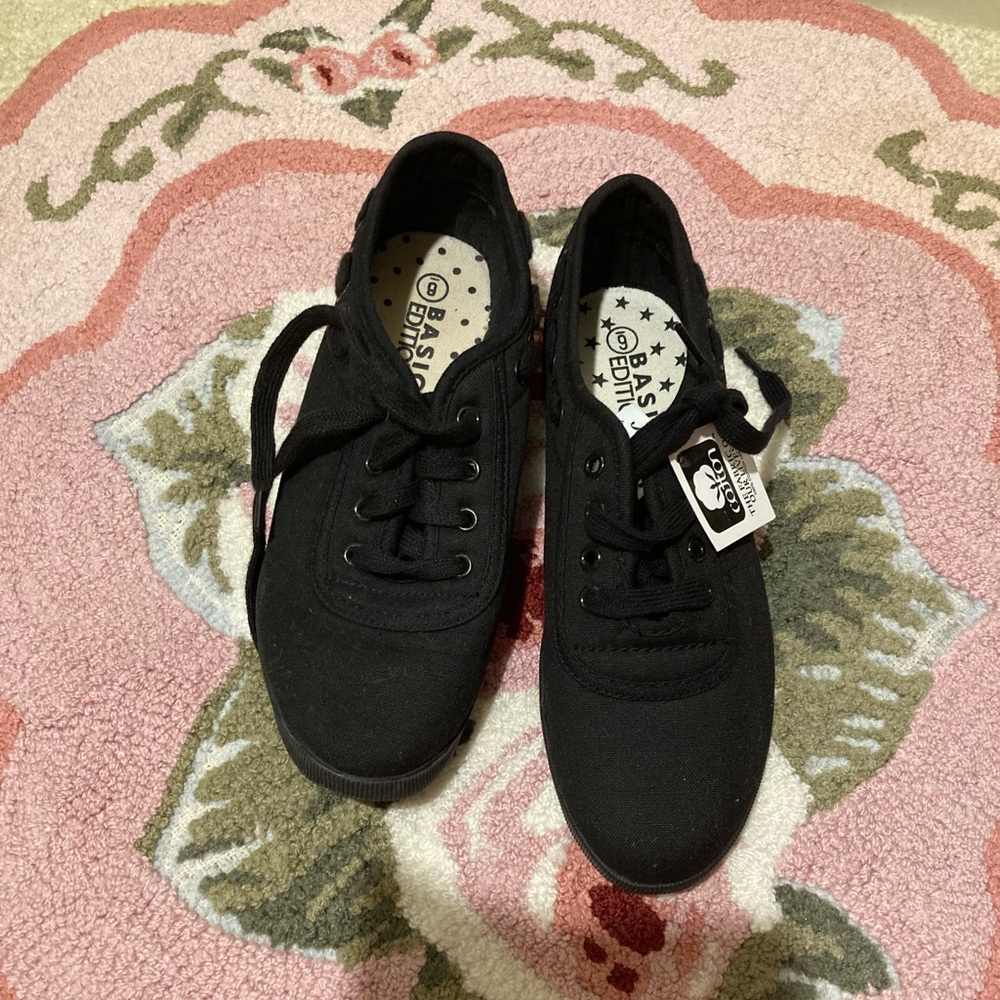 Women’s Black Basic Editions Cotton Sneakers Size 6 NEW